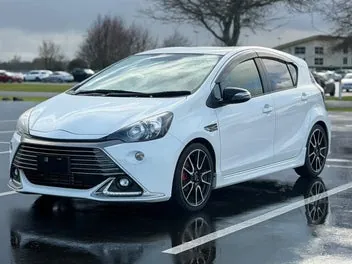 Toyota Aqua 2015 photo 2