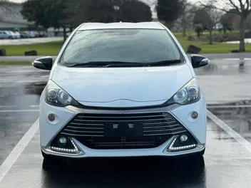 Toyota Aqua 2015 photo 4