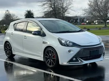Toyota Aqua 2015 photo 3
