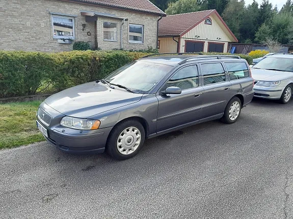 Volvo V70 2006 photo 2