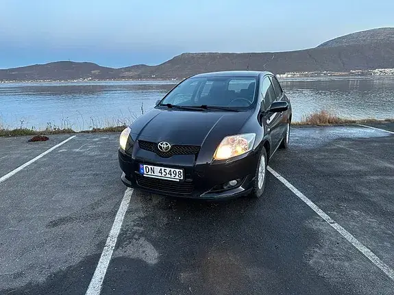 Toyota Auris 2009 photo 3
