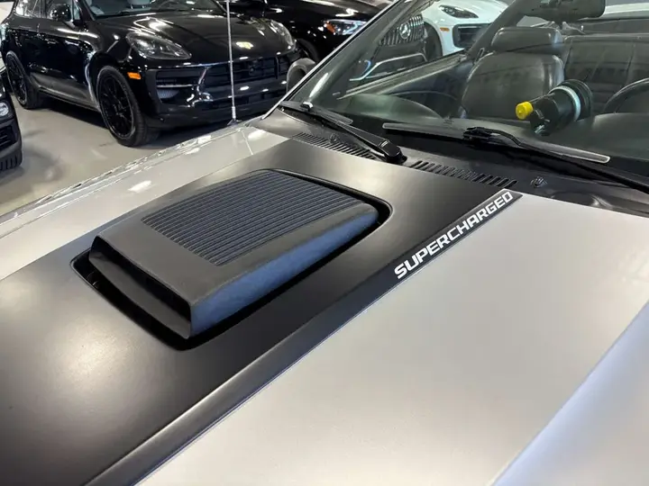 Ford Mustang Gt 2000 photo 4