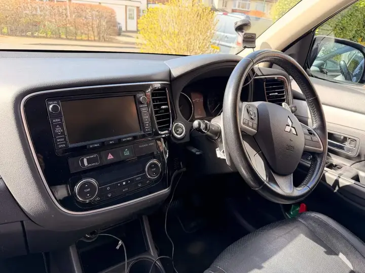 Mitsubishi Outlander 2015 photo 3