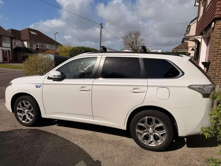 Mitsubishi Outlander 2015 photo 2