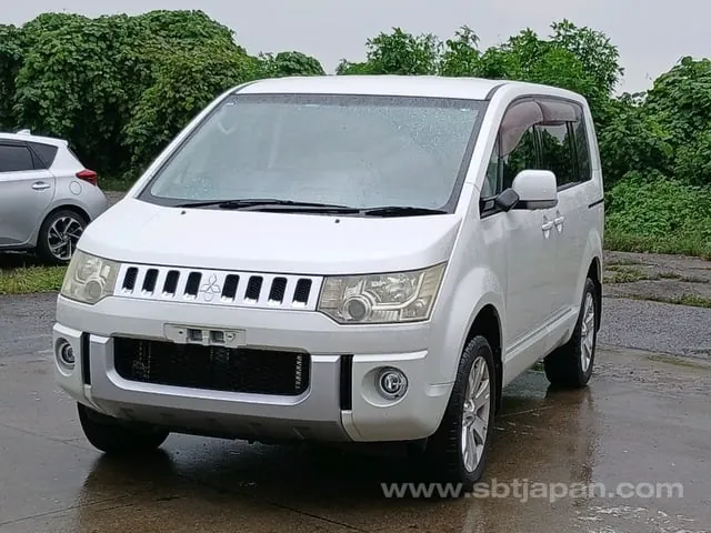 Mitsubishi Delica D:5 2011 photo 3