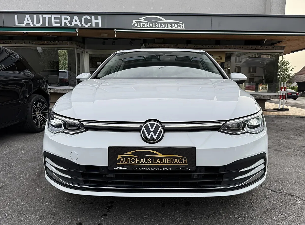 Volkswagen Golf 2024 photo 2