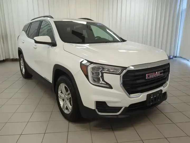 GMC Terrain 2024 photo 2