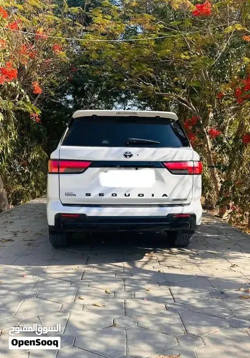 Toyota Sequoia 2025 photo 3