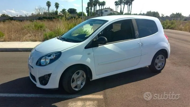 Renault Clio 2009 photo 3