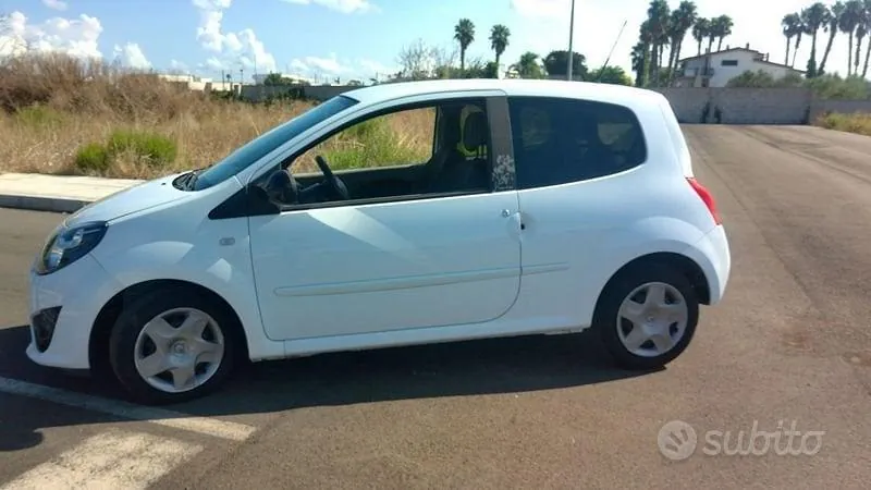 Renault Clio 2009 photo 4