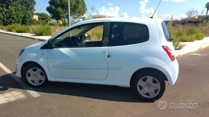 Renault Clio 2009 photo 5