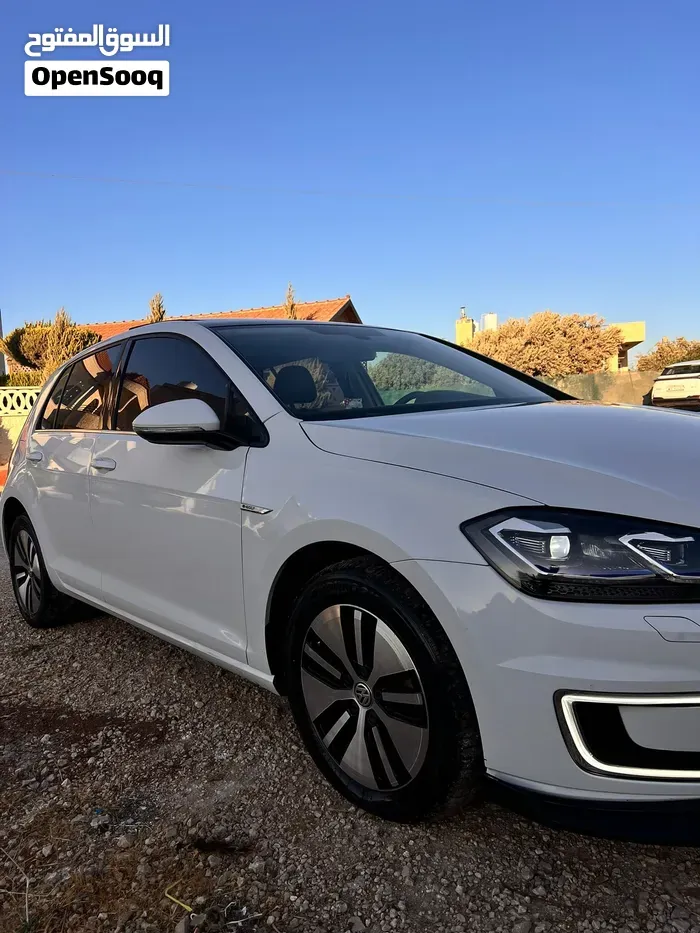 Volkswagen Golf 2019 photo 2