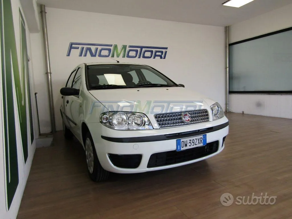 Fiat Punto 2009 photo 3