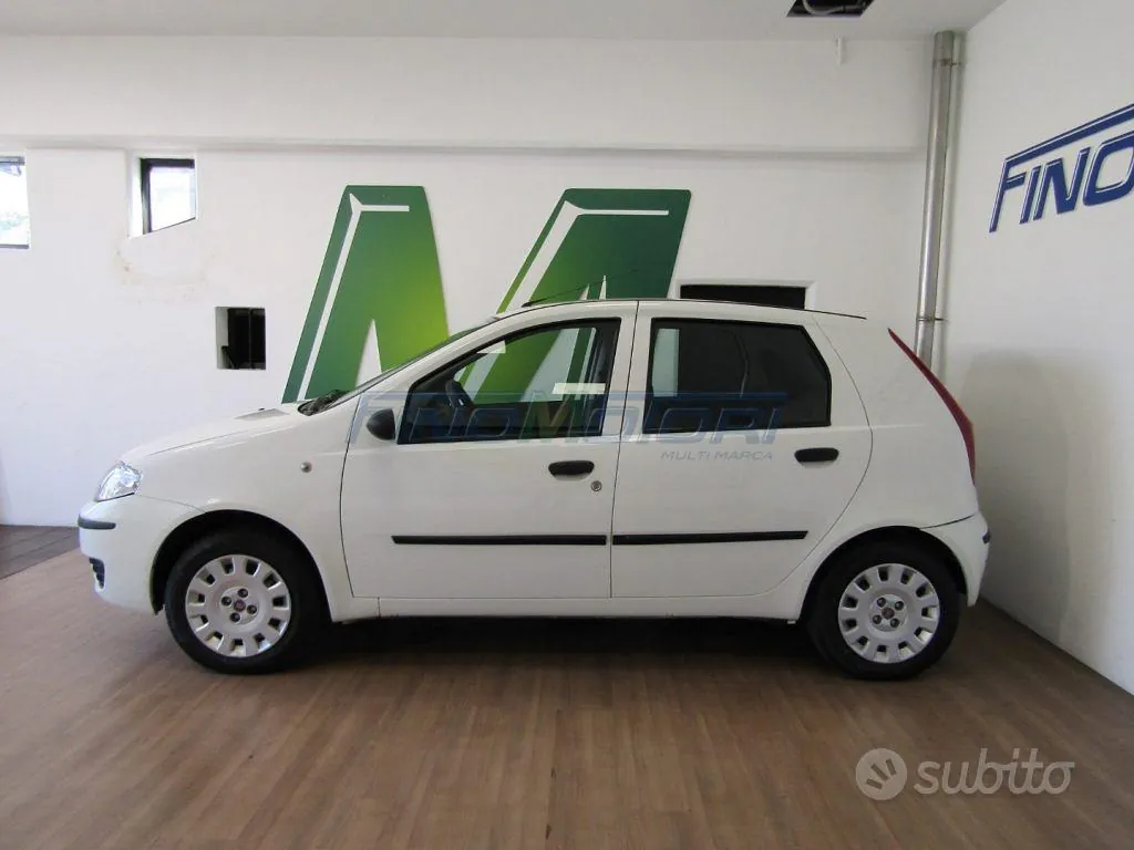 Fiat Punto 2009 photo 5