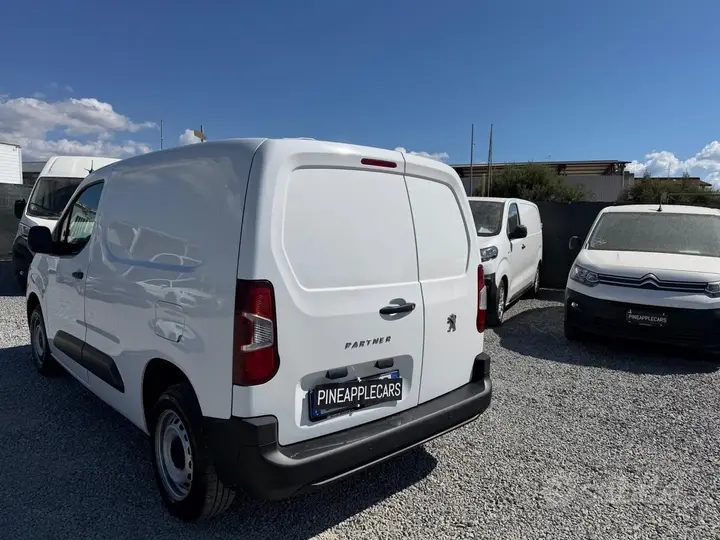 Peugeot Partner 2021 photo 2