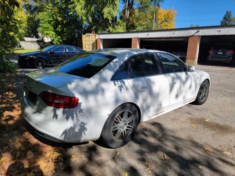 Audi A4 2010 photo 4