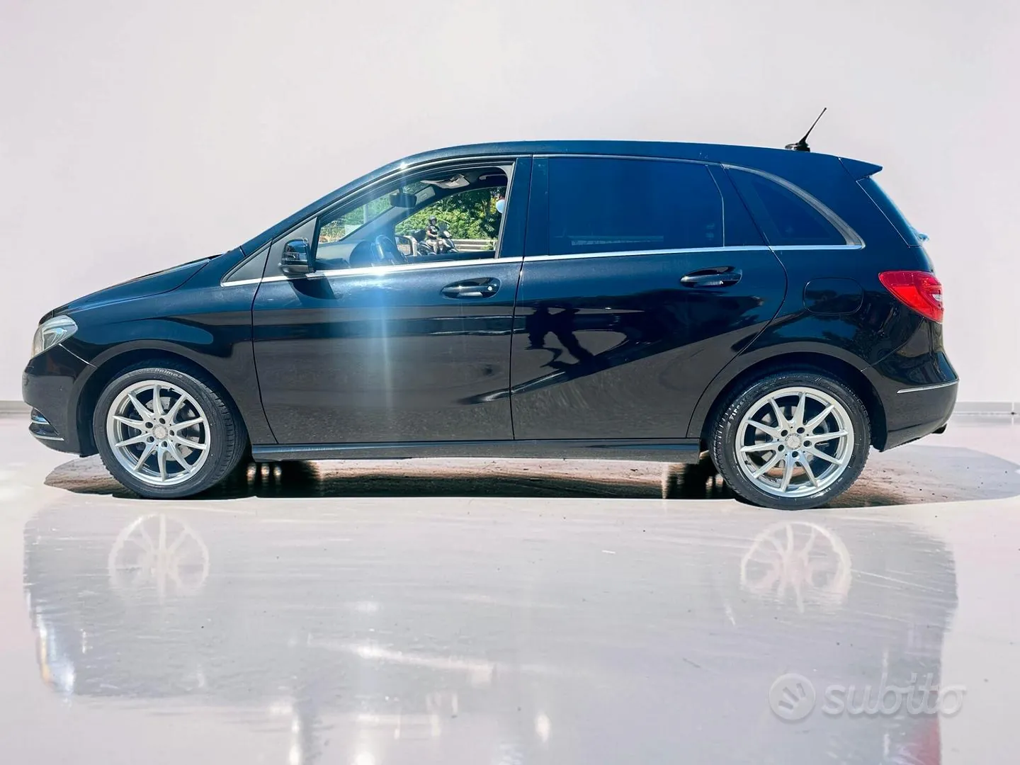 Mercedes-Benz B-Class 2014 photo 2