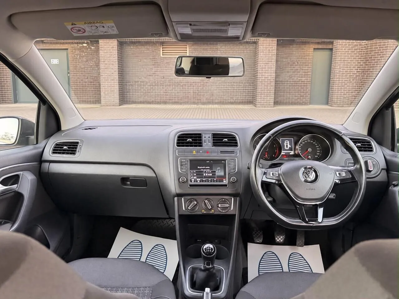 Volkswagen Polo 2014 photo 2