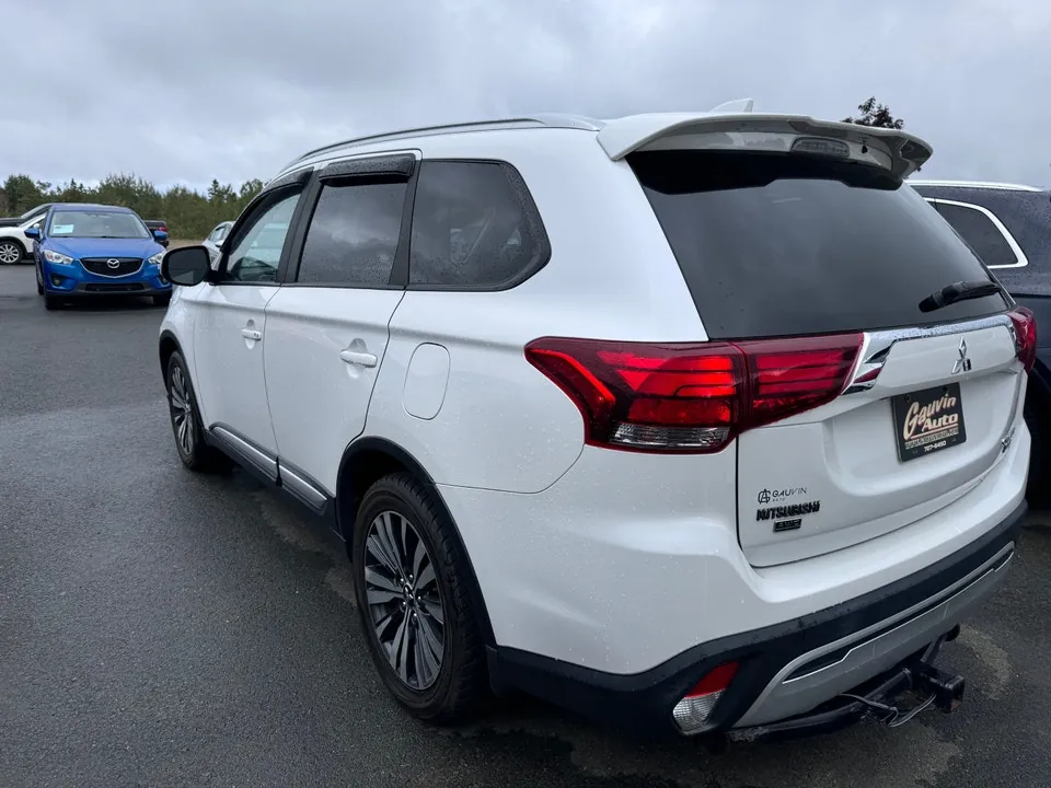 Mitsubishi Outlander 2019 photo 3