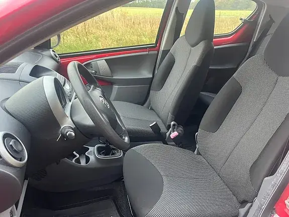 Toyota Aygo 2010 photo 5