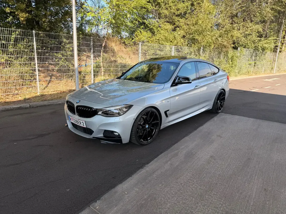 BMW 3 Series 2017 photo 2