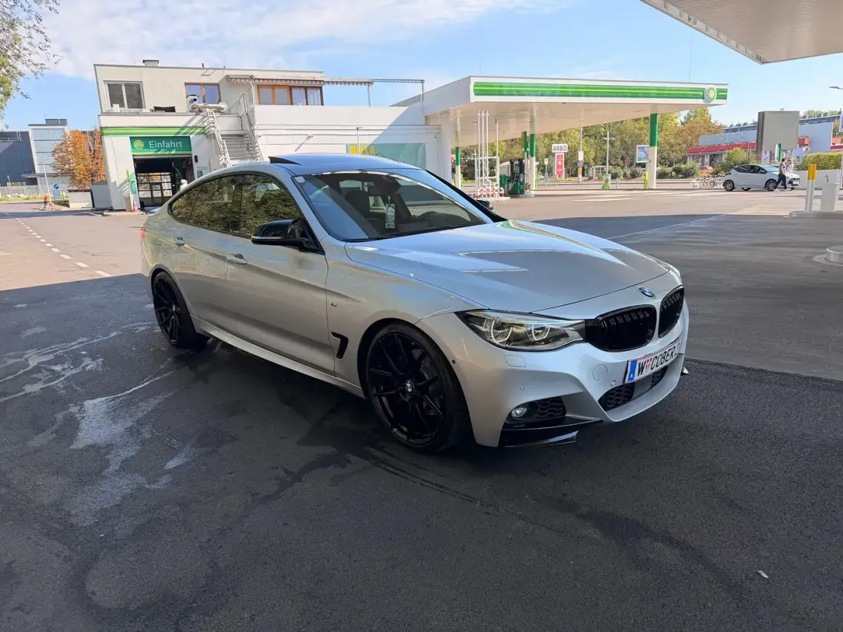 BMW 3 Series 2017 photo 3