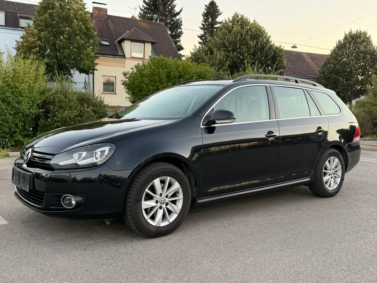 Volkswagen Golf 2012 photo 2