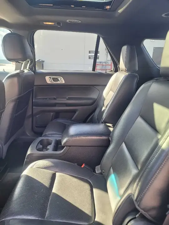 Ford Explorer 2011 photo 3