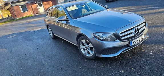 Mercedes-Benz E220
