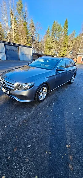 Mercedes-Benz E220 2017 photo 2