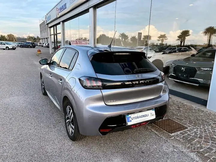 Peugeot 208 2021 photo 4
