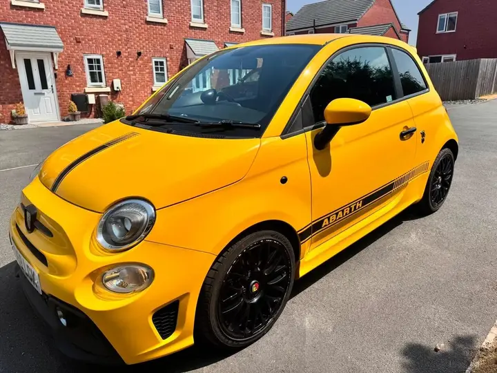 Abarth 595 2018 photo 2