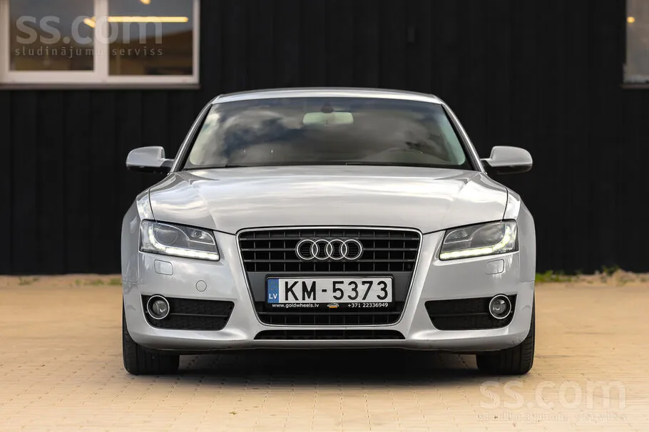 Audi A5 2011 photo 2