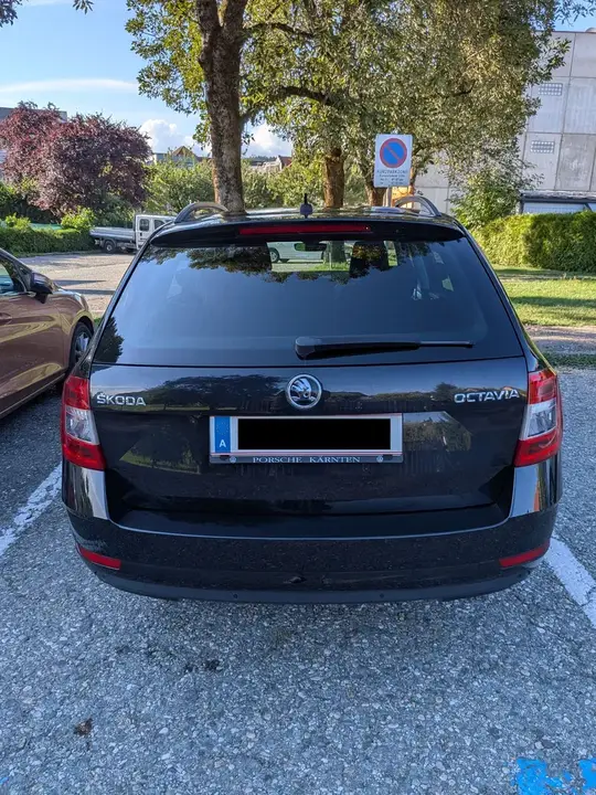 Skoda Octavia Combi 2018 photo 3