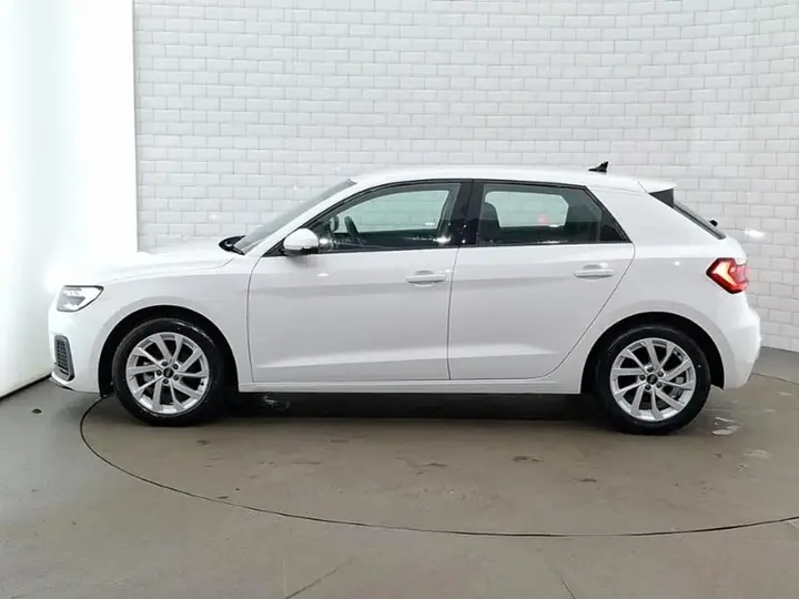 Audi A1 2024 photo 4
