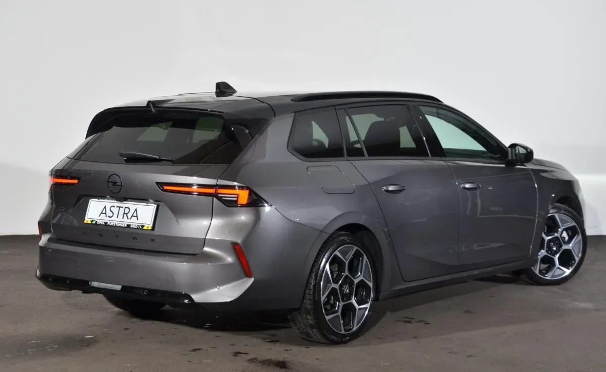 Opel Astra 2024 photo 2