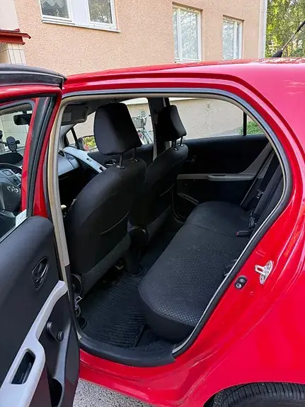 Toyota Yaris 2011 photo 4