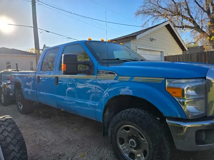 Ford F350 2015 photo 2