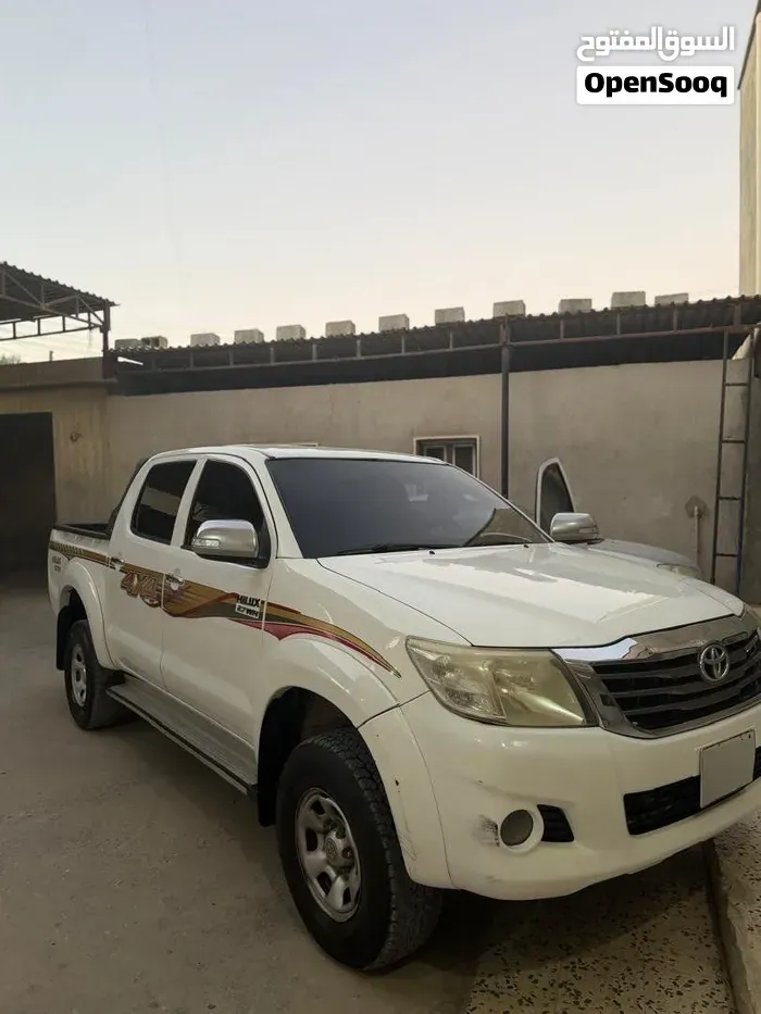 Toyota Hilux 2014 photo 2