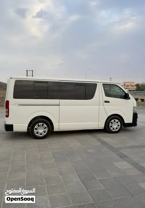 Toyota Hiace 2011 photo 4