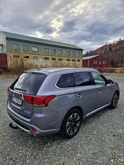 Mitsubishi Outlander 2017 photo 3