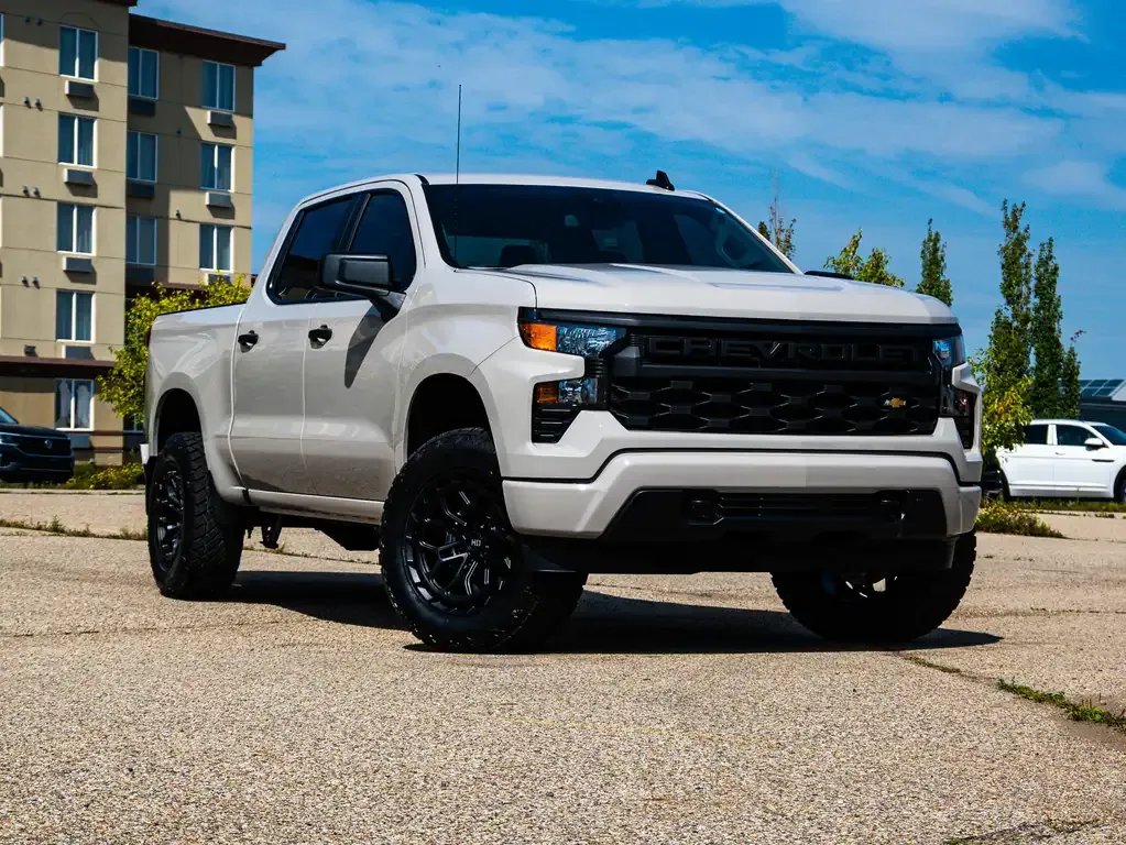 Chevrolet Silverado 1500 2026 photo 2