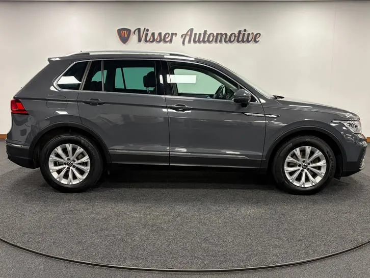 Volkswagen Tiguan 2021 photo 2