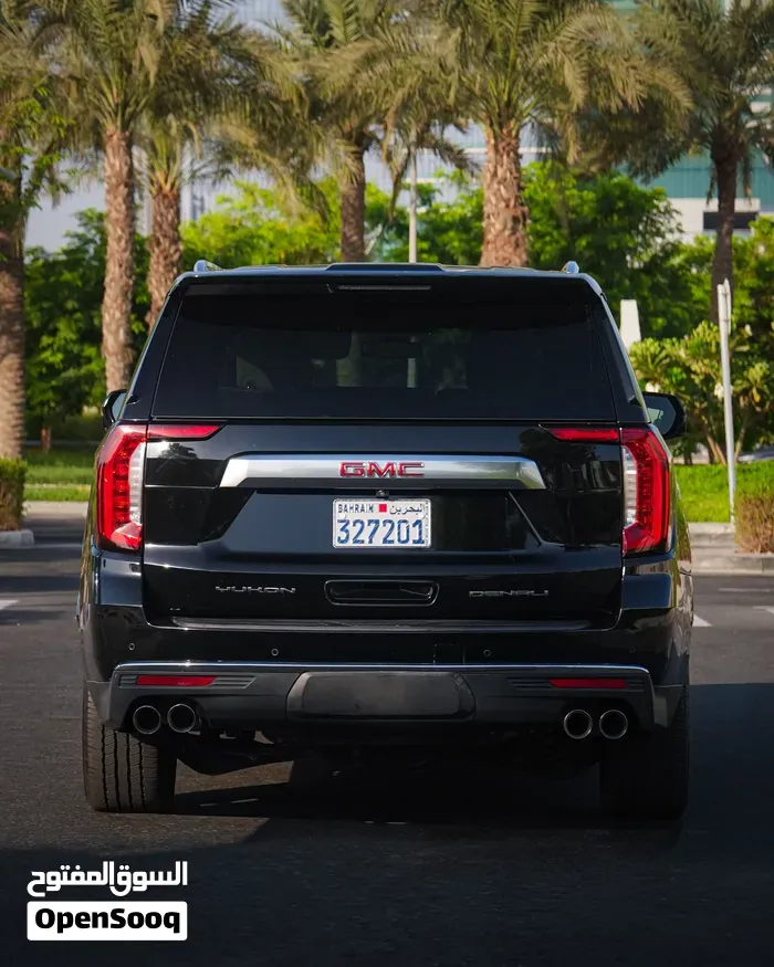 GMC Yukon Denali 2022 photo 2