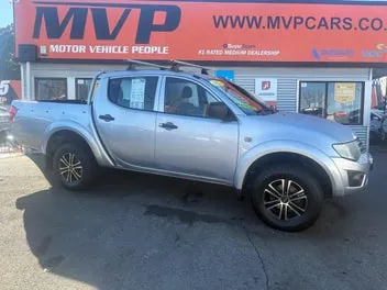 Mitsubishi Triton 2014 photo 2