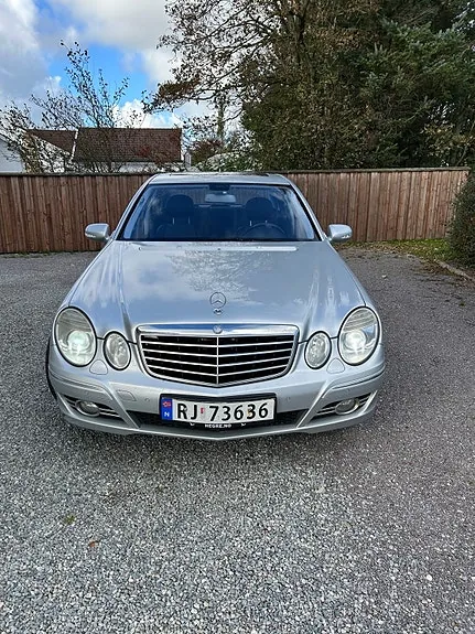 Mercedes-Benz E-Class 2006 photo 2