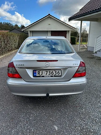 Mercedes-Benz E-Class 2006 photo 4