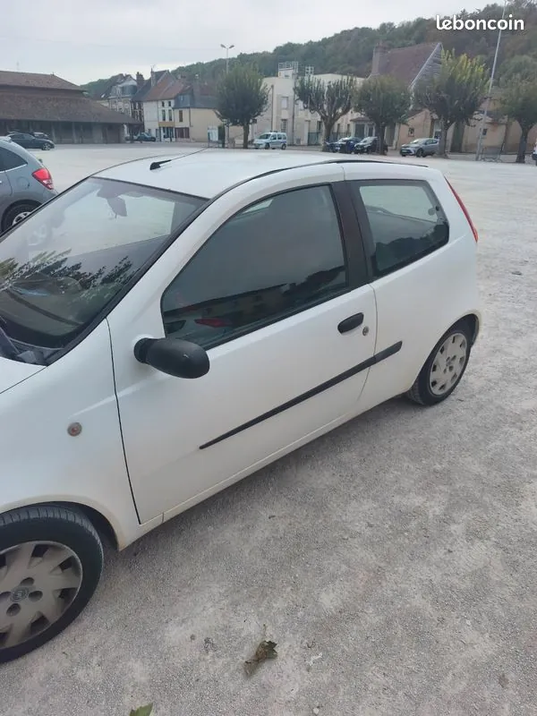 Fiat Punto 2002 photo 2