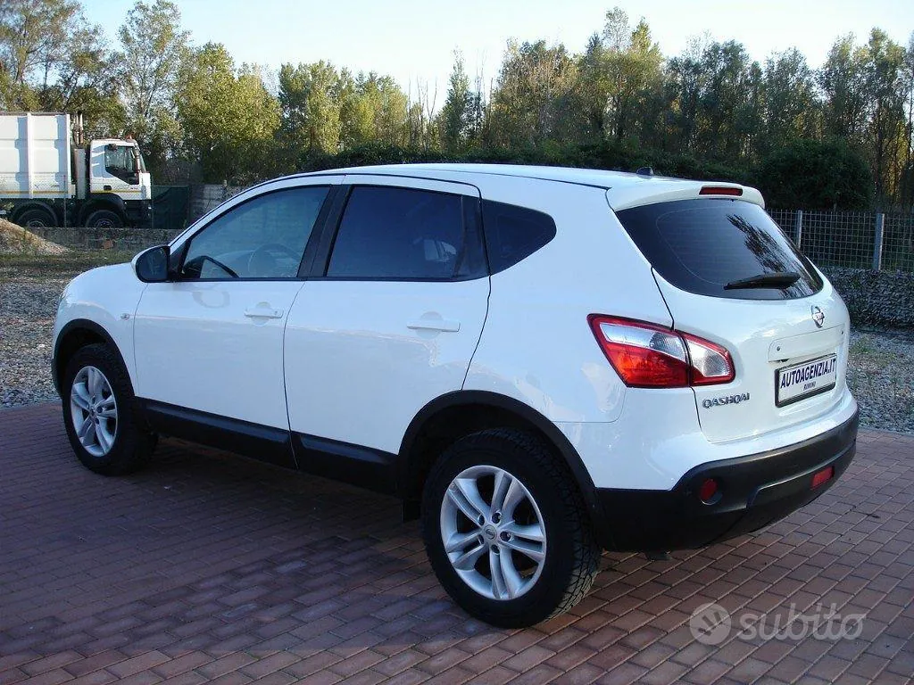 Nissan Qashqai 2012 photo 4