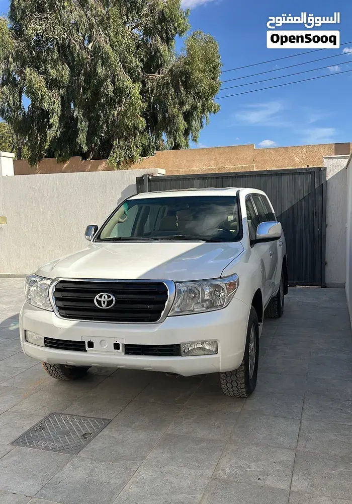 Toyota Land Cruiser 2010 photo 2